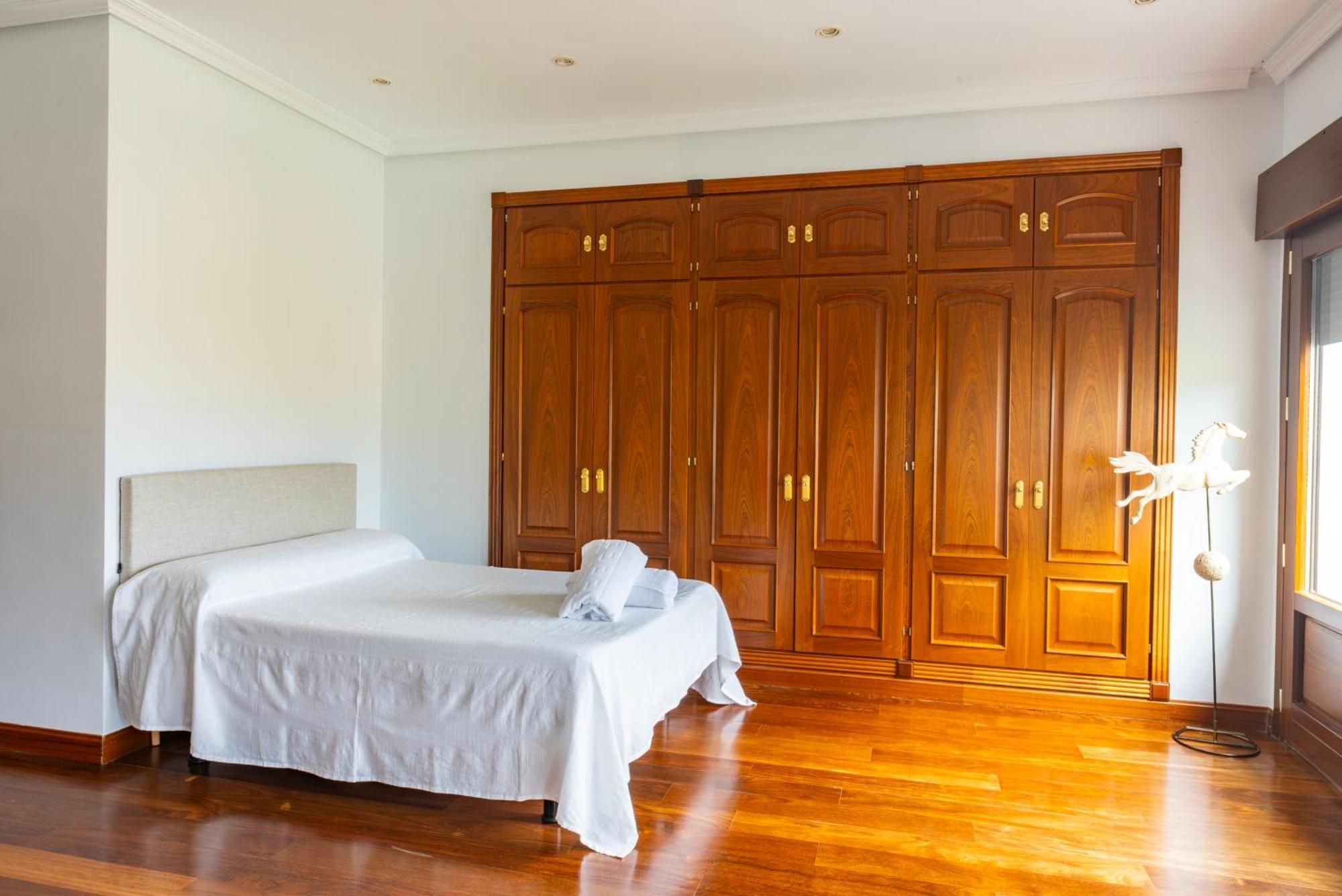 Mansion Con Jacuzzi A 40 Grados, Gran Piscina Y Padel Villa El Tiemblo Exterior photo