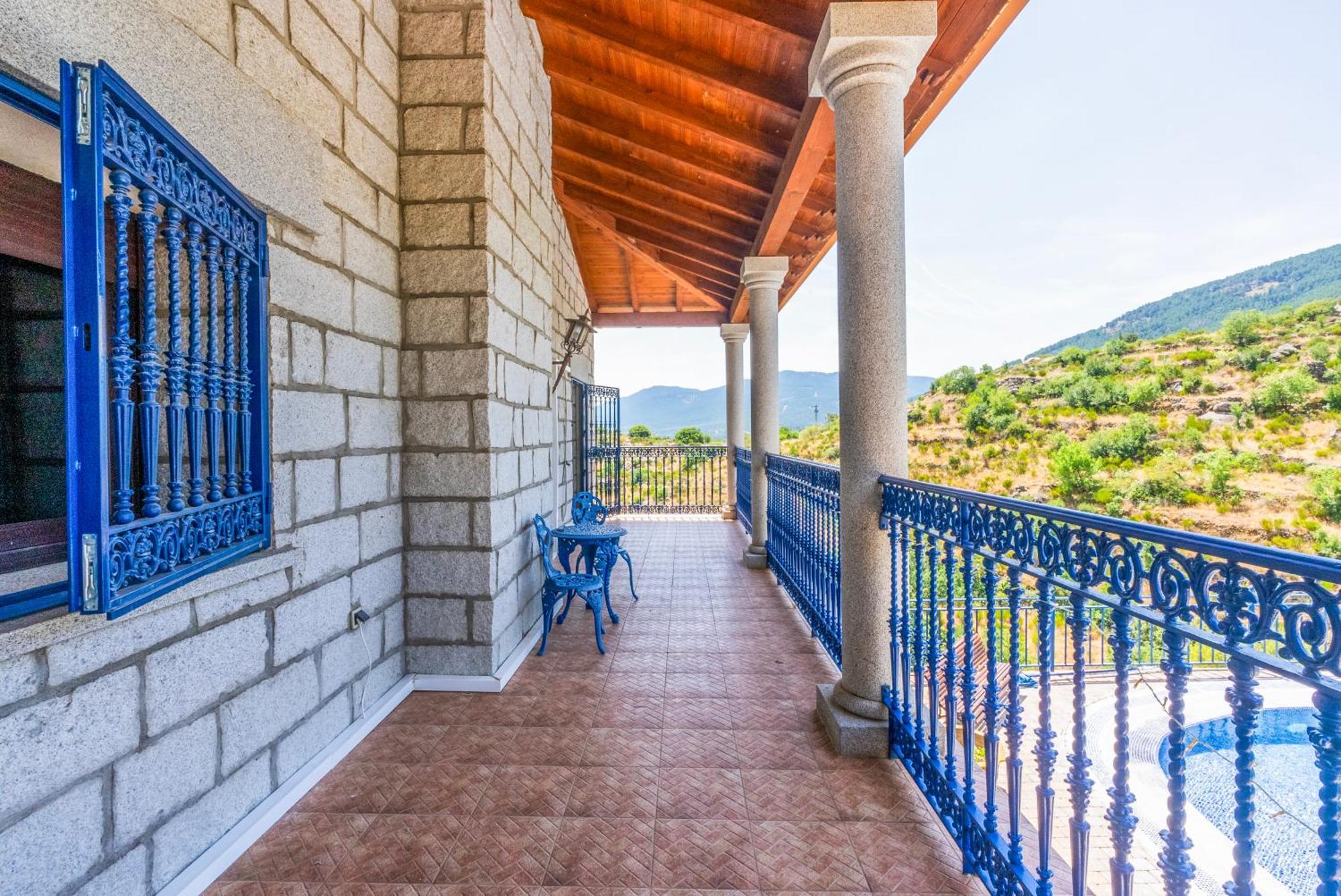 Mansion Con Jacuzzi A 40 Grados, Gran Piscina Y Padel Villa El Tiemblo Exterior photo