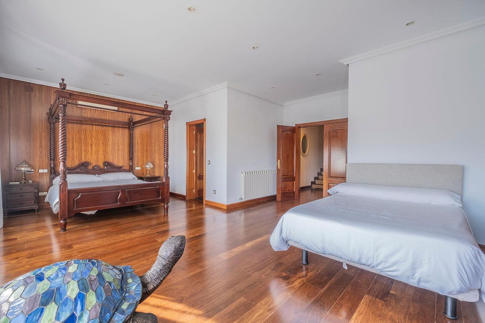Mansion Con Jacuzzi A 40 Grados, Gran Piscina Y Padel Villa El Tiemblo Exterior photo