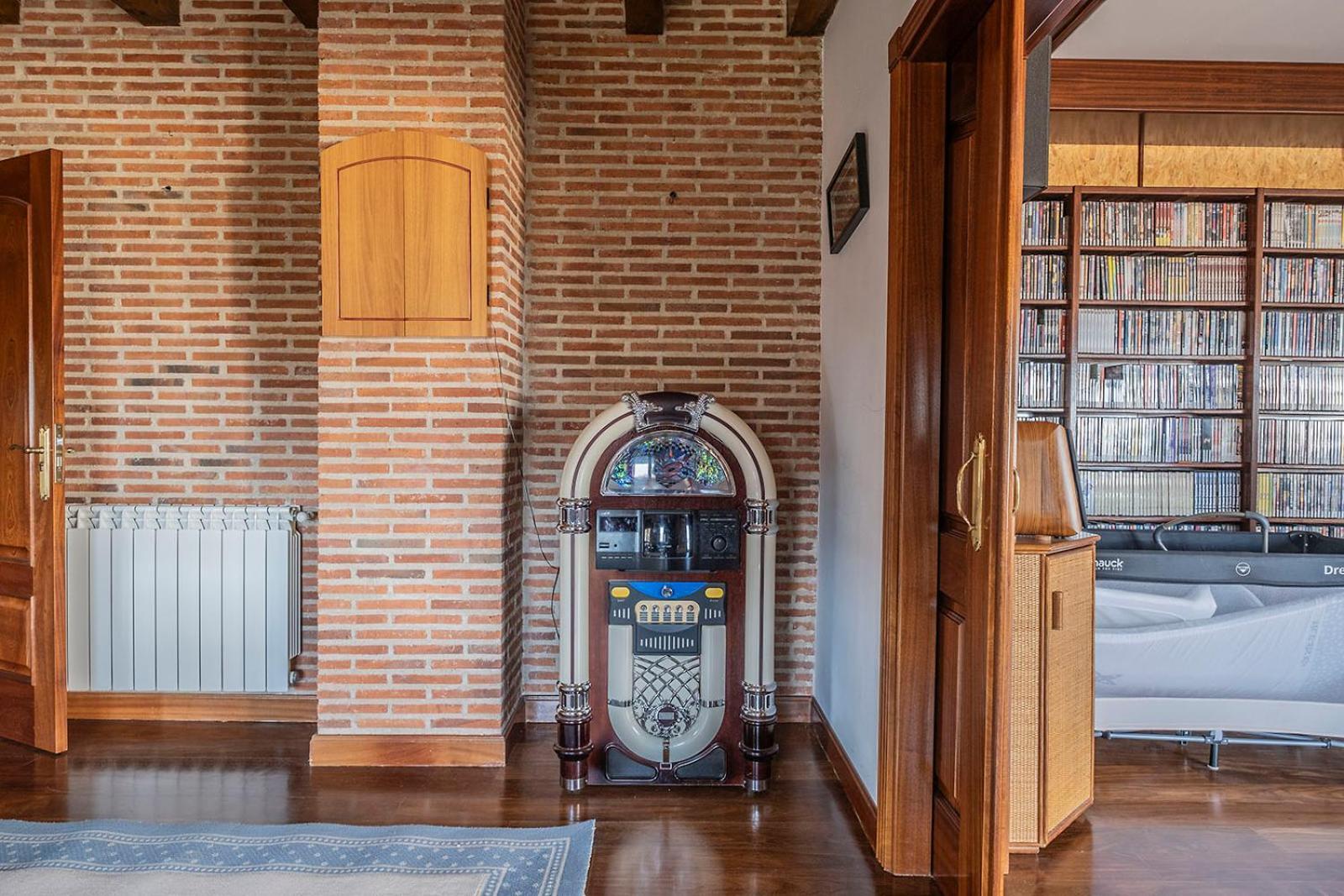 Mansion Con Jacuzzi A 40 Grados, Gran Piscina Y Padel Villa El Tiemblo Exterior photo