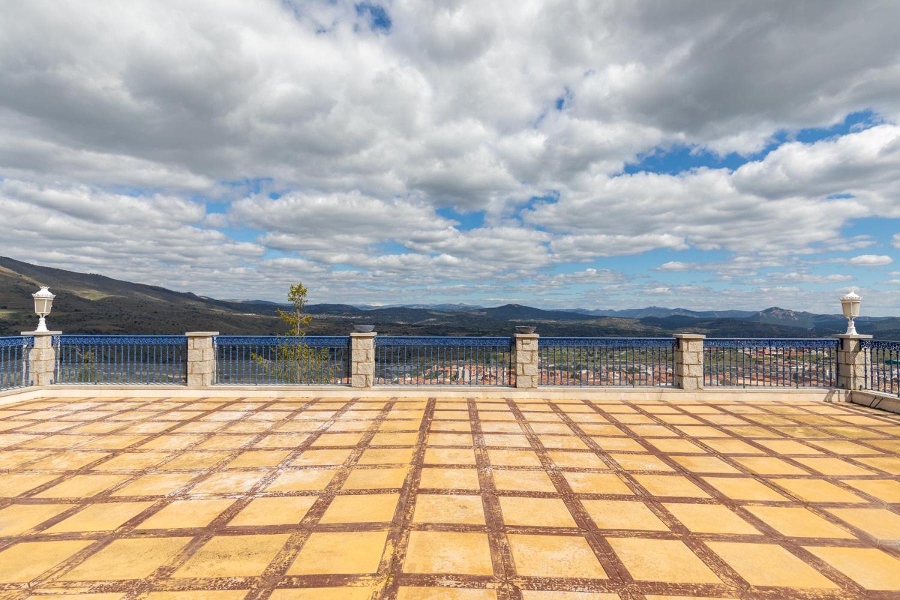 Mansion Con Jacuzzi A 40 Grados, Gran Piscina Y Padel Villa El Tiemblo Exterior photo